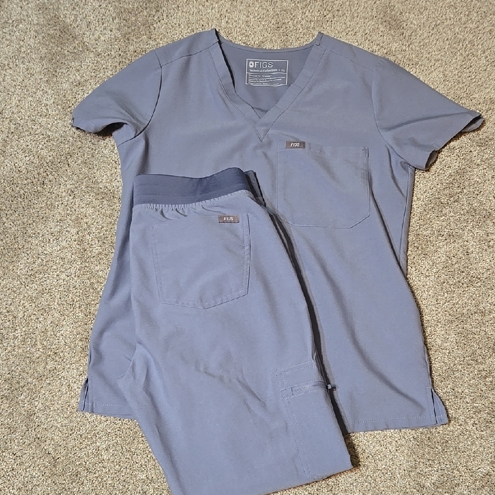 Figs Women's Scrub Set in Heather Indigo colour